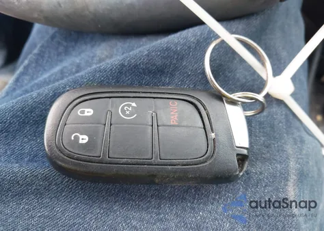 2018 Jeep Cherokee Latitude Plus 4X4 z USA, uszkodzony, nr VIN 1C4PJMLB5JD526005